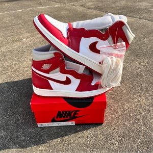 Women’s Nike Air Jordan 1 High Newstalgia Varsity Red New Size 8W / 7Y